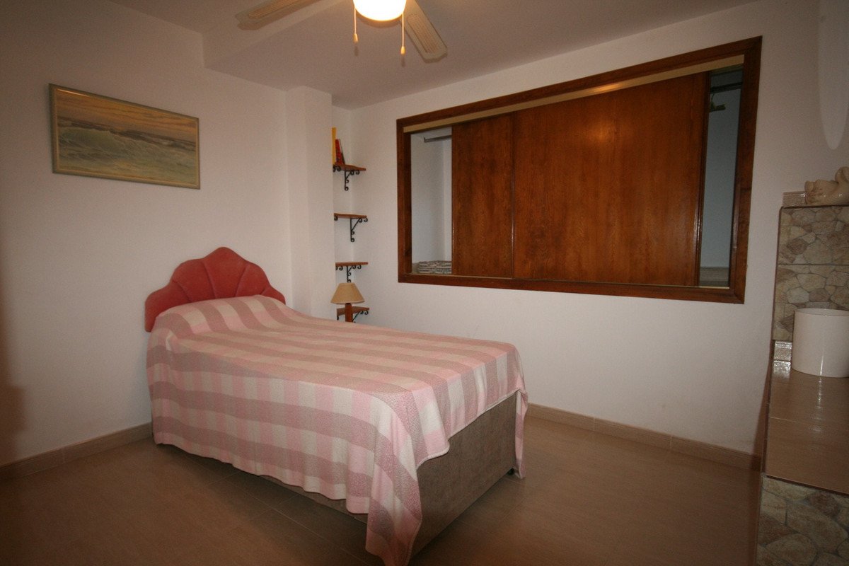 4 Bed Detached Villa in Pedreguer
