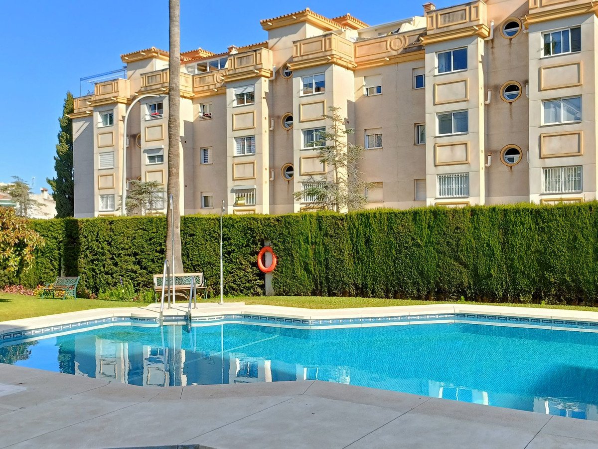 2 Bed Ground Floor Apartment in Torremolinos