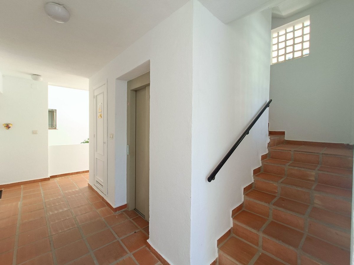 2 Bed Ground Floor Apartment in Torremolinos