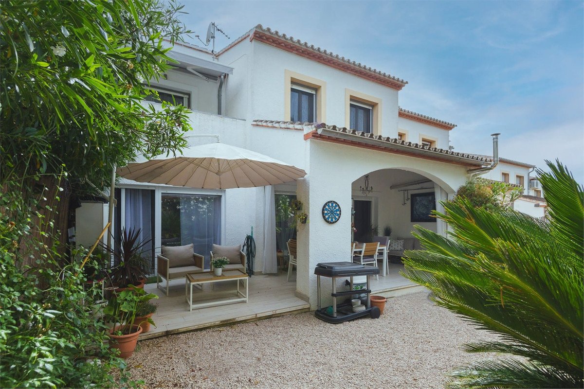 3 Bed Townhouse in Pedreguer