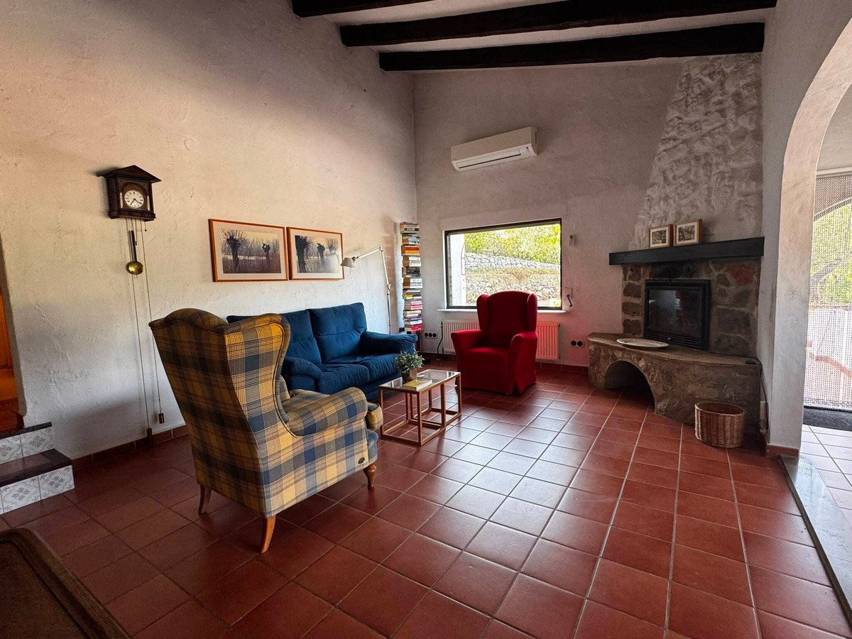 2 Bed Detached Villa in Orba