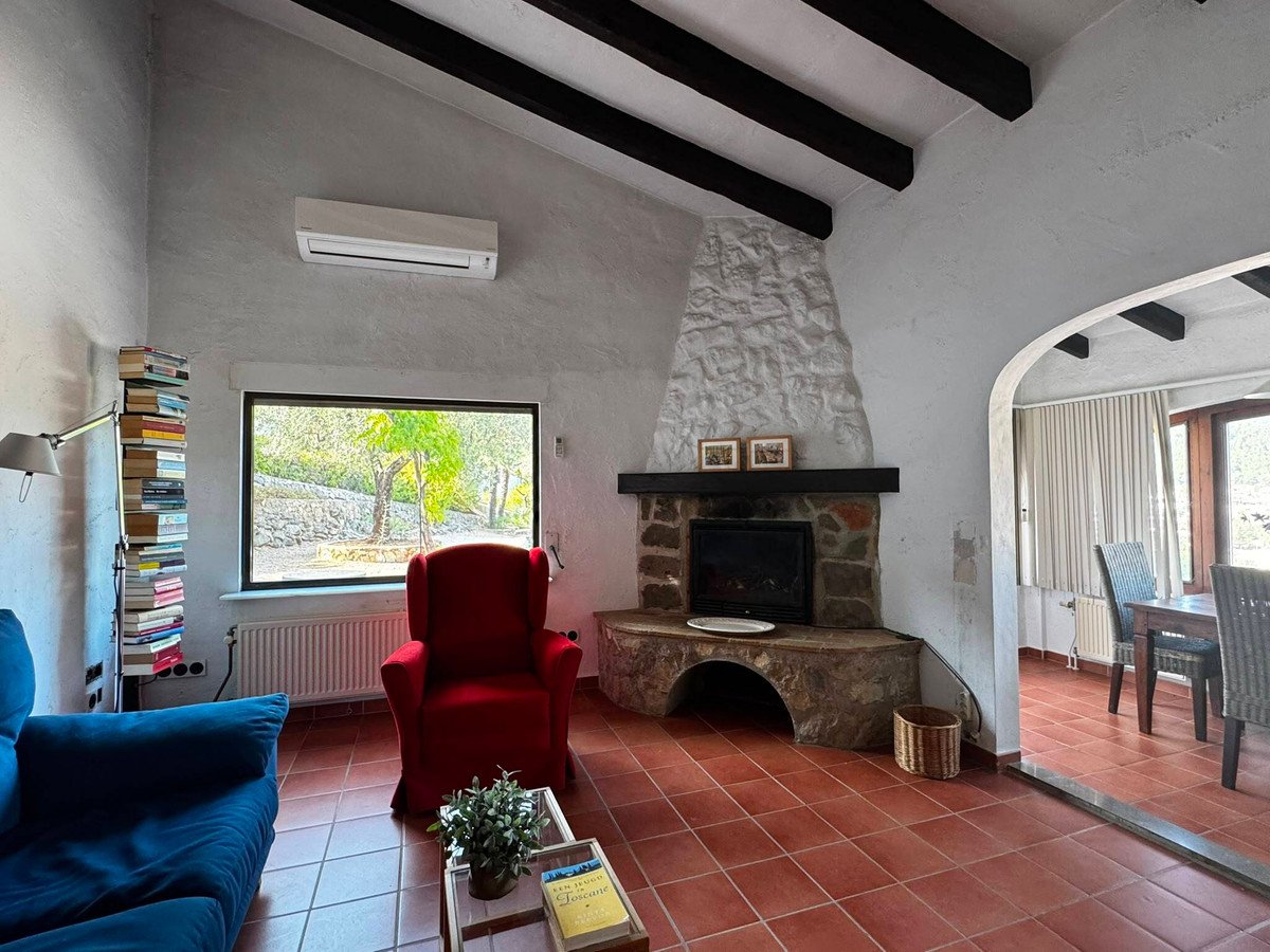 2 Bed Detached Villa in Orba