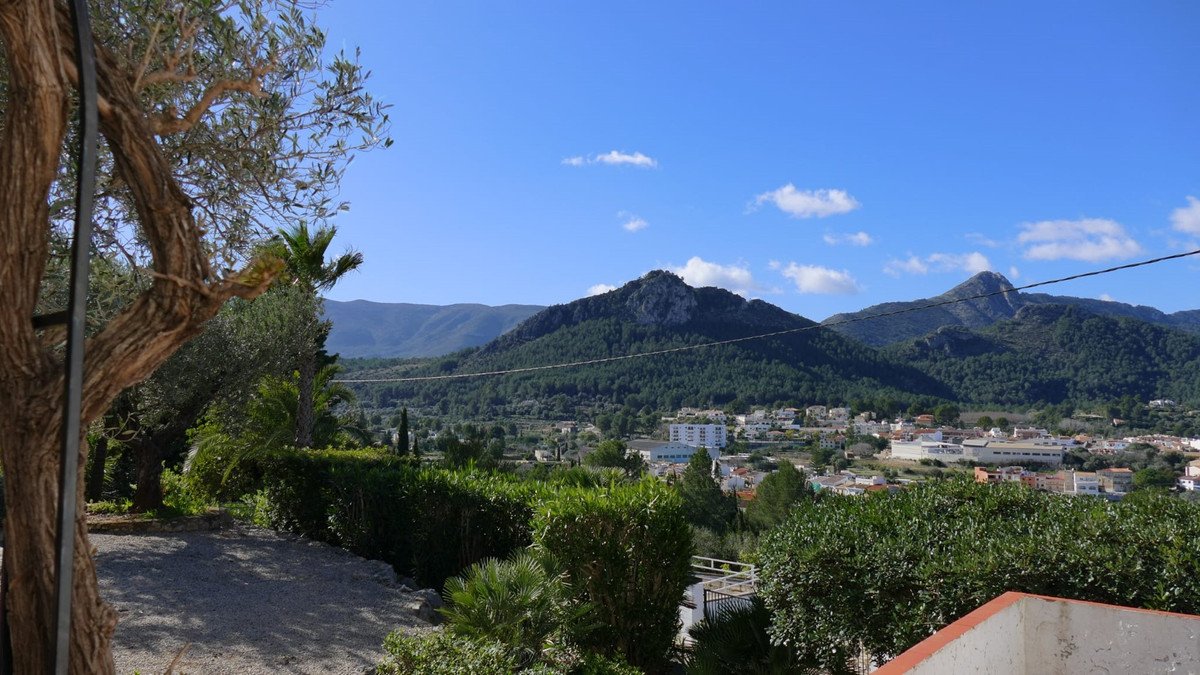 2 Bed Detached Villa in Orba
