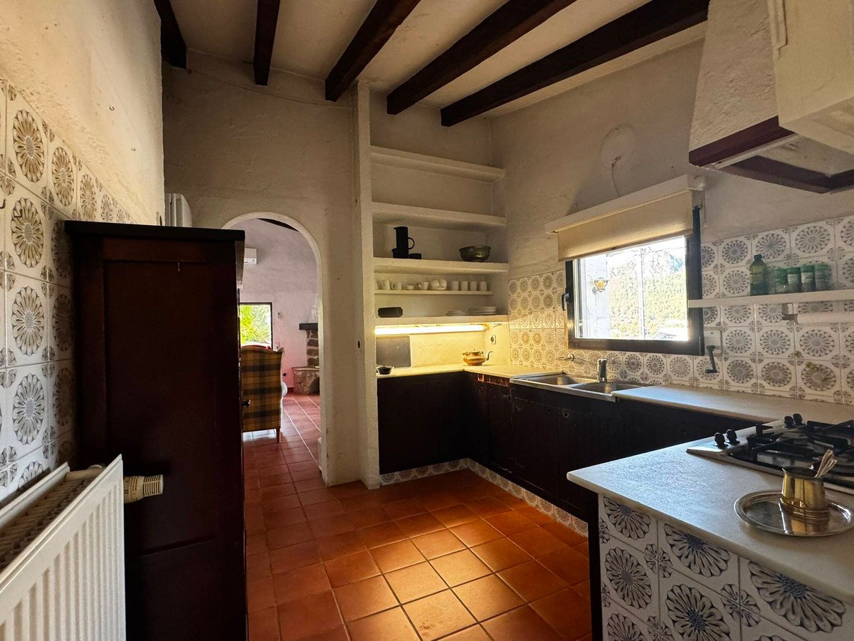 2 Bed Detached Villa in Orba