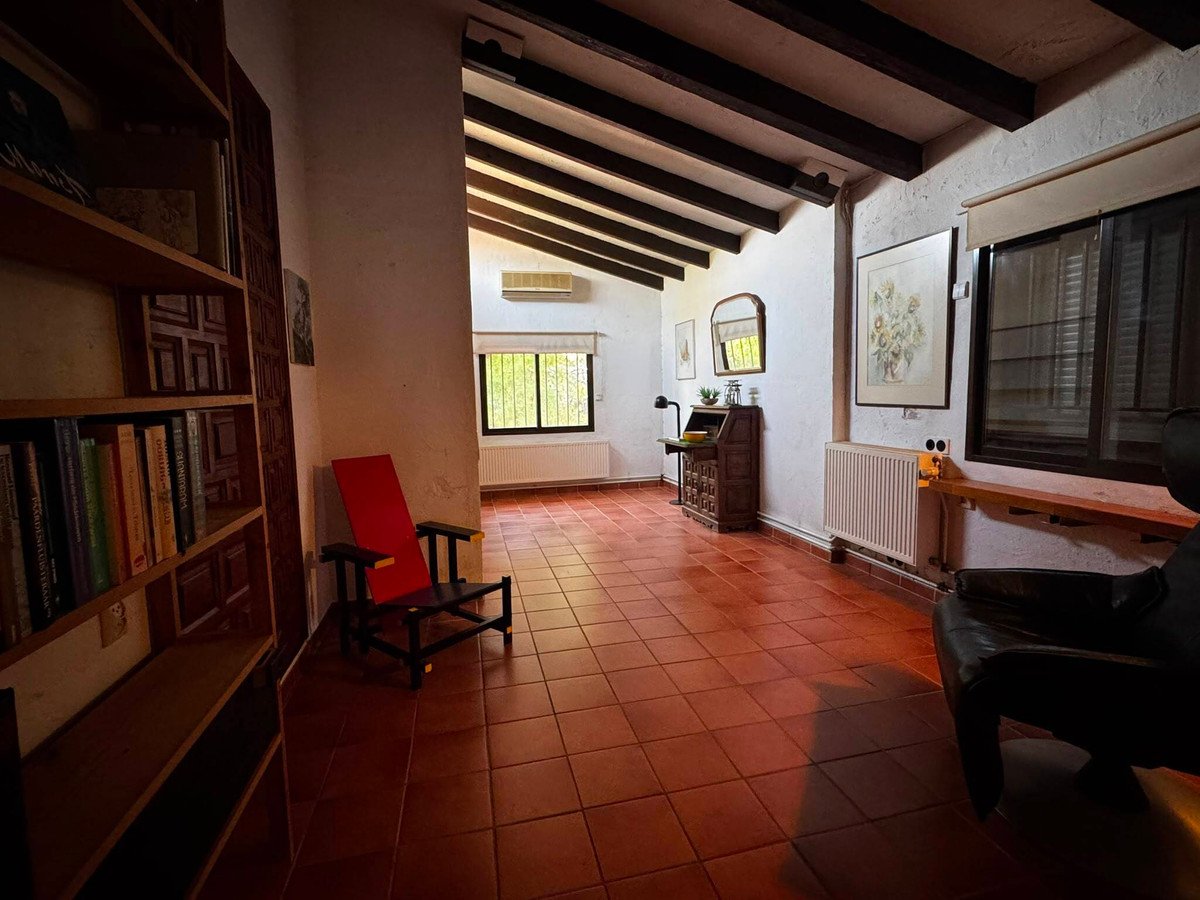 2 Bed Detached Villa in Orba