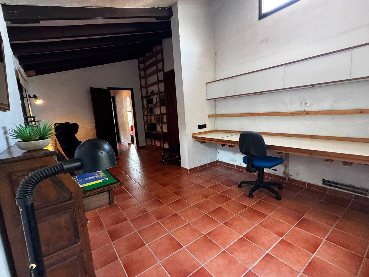 2 Bed Detached Villa in Orba