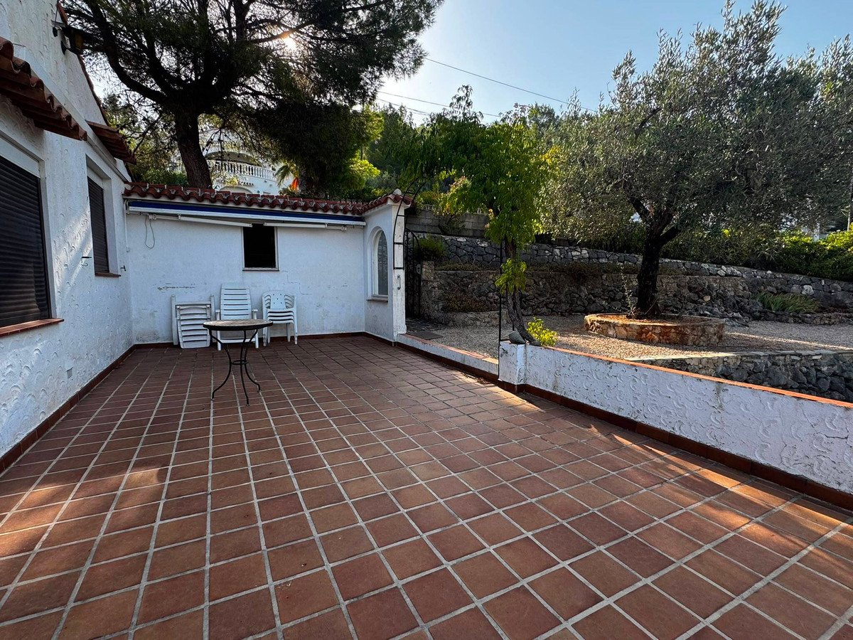 2 Bed Detached Villa in Orba