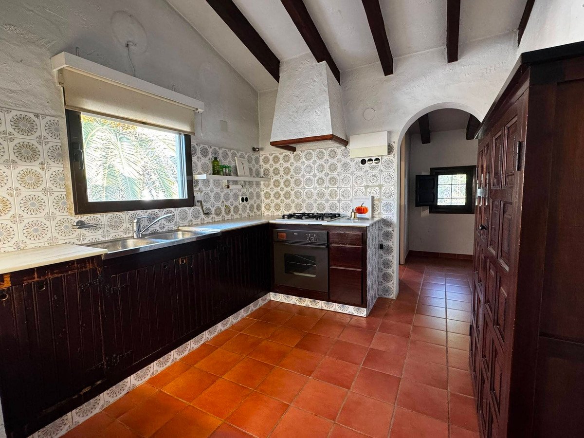 2 Bed Detached Villa in Orba