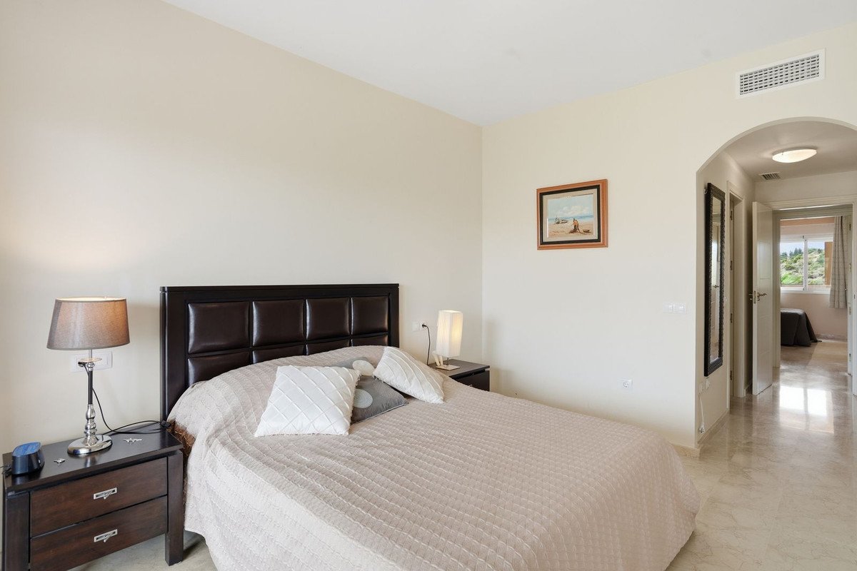 2 Bed Middle Floor Apartment in El Chaparral