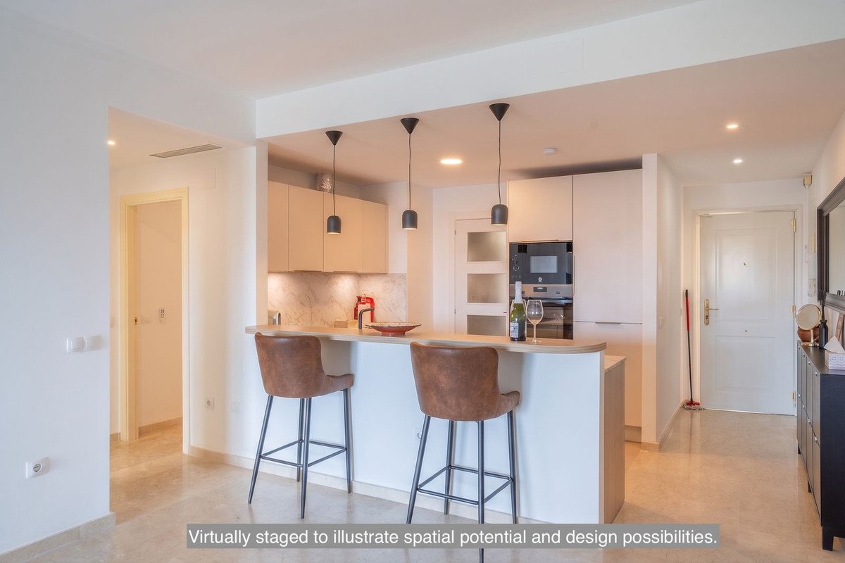 2 Bed Middle Floor Apartment in El Chaparral