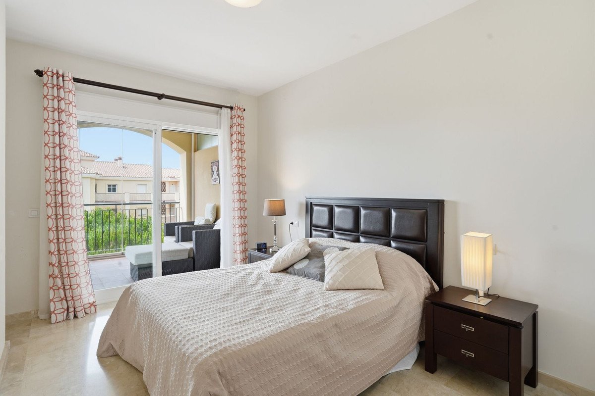 2 Bed Middle Floor Apartment in El Chaparral