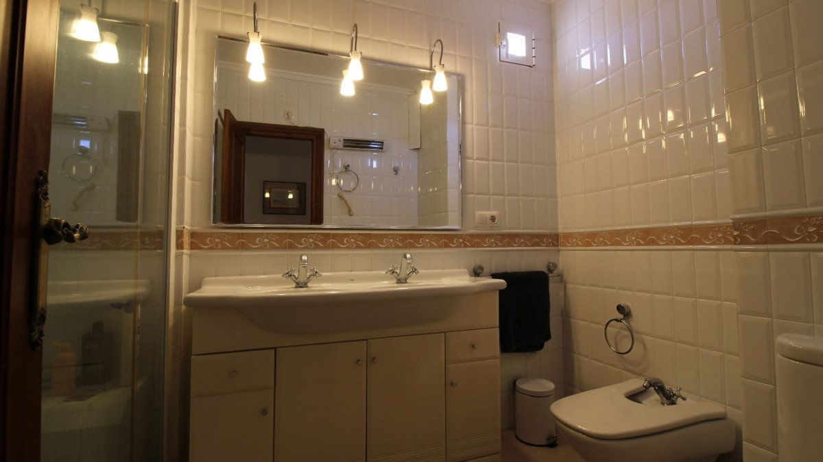 5 Bed Ground Floor Apartment in Denia