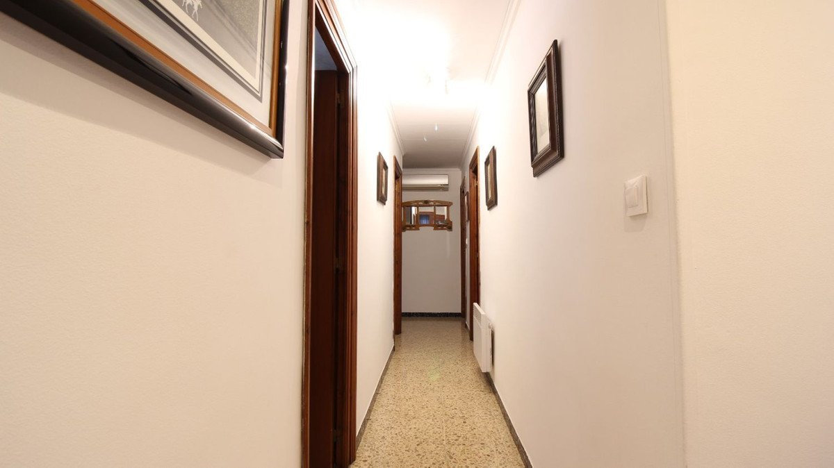 5 Bed Ground Floor Apartment in Denia