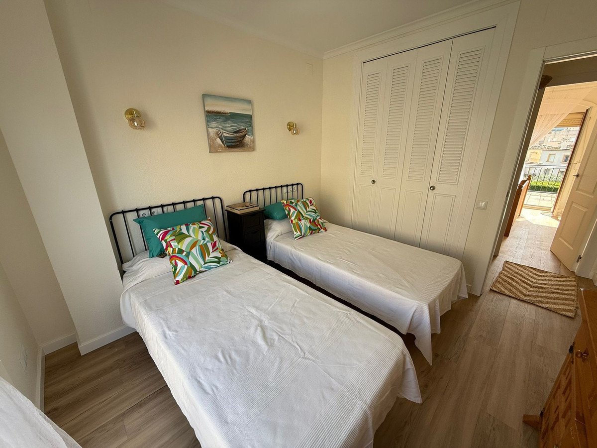 2 Bed Middle Floor Apartment in Javea