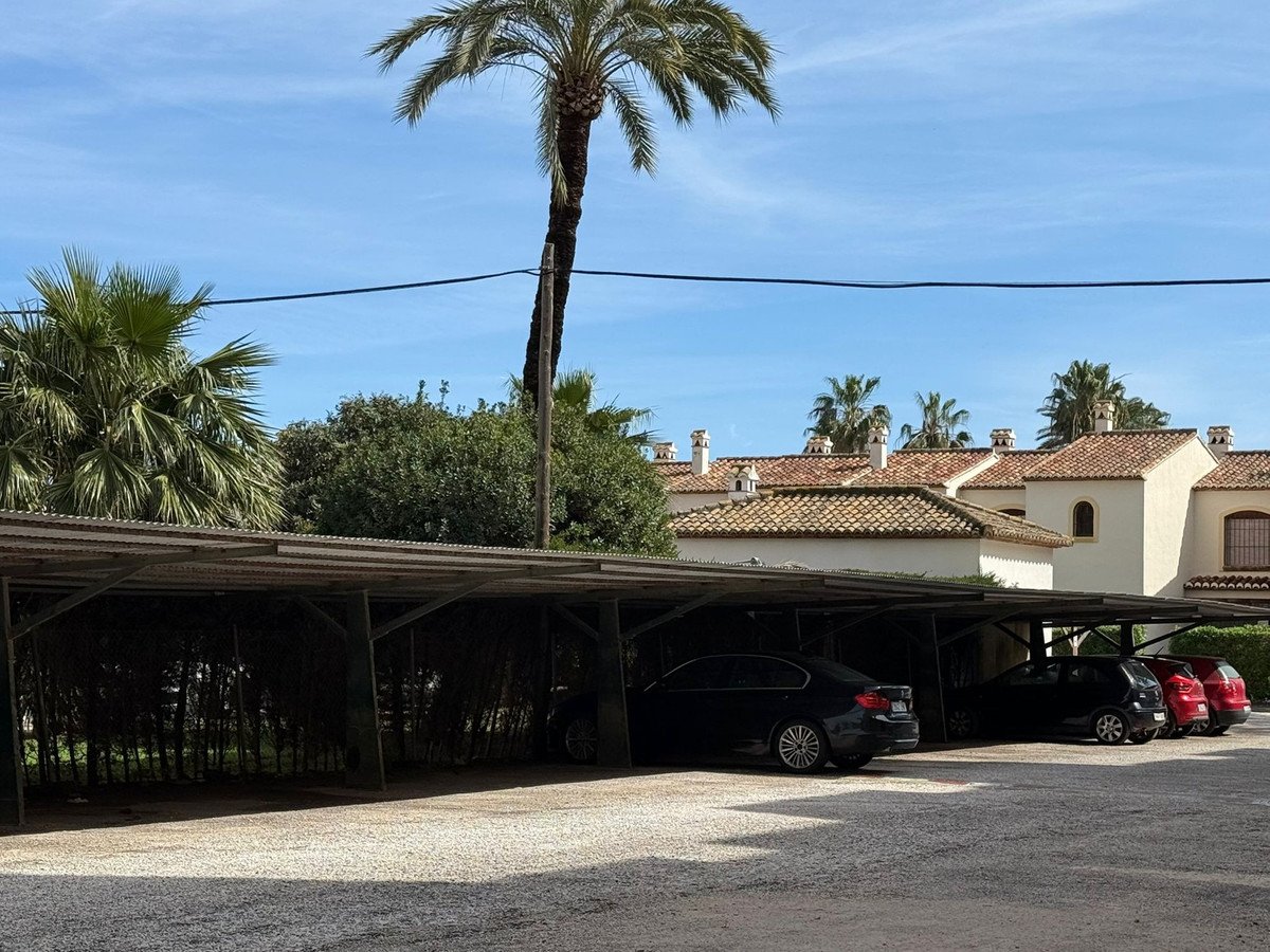 2 Bed Middle Floor Apartment in Javea