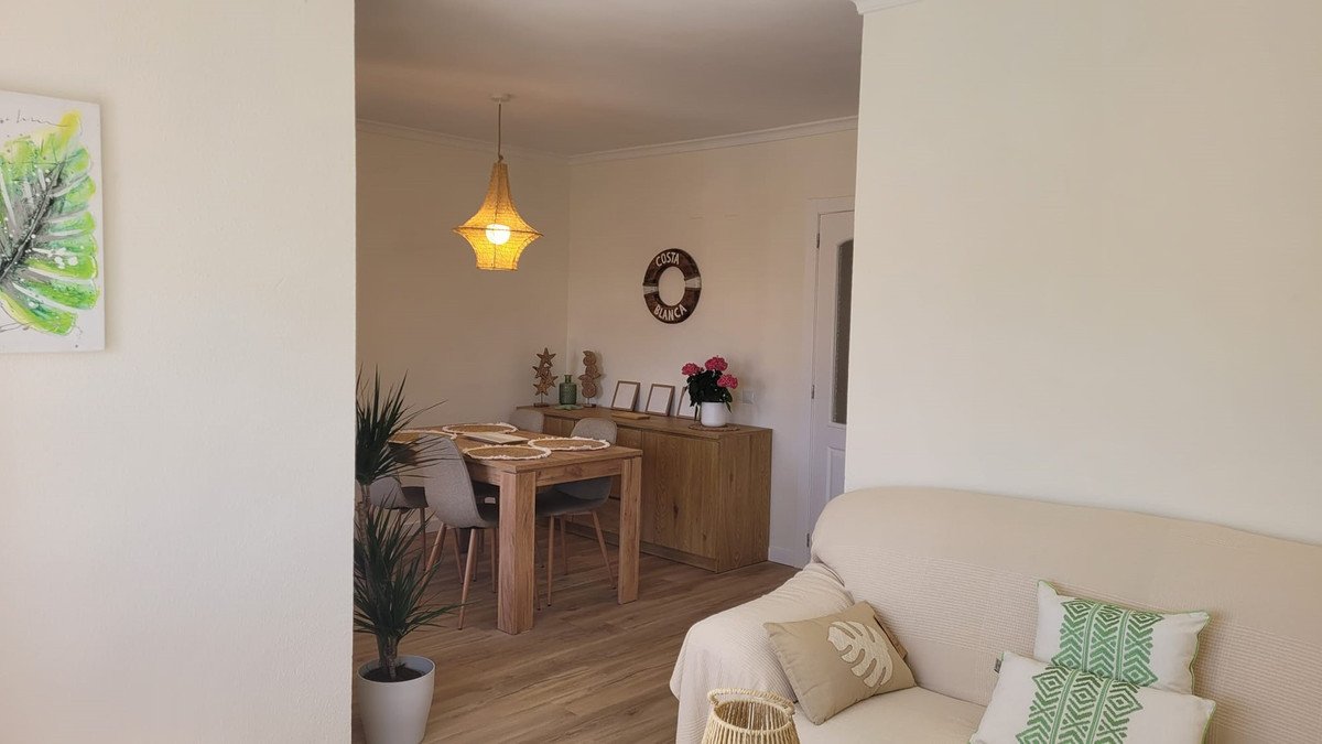 2 Bed Middle Floor Apartment in Javea