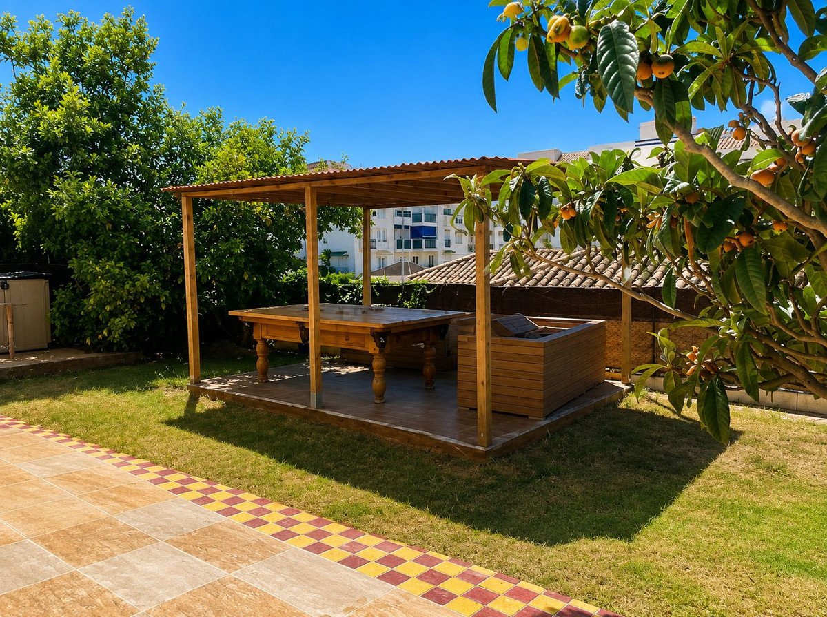 2 Bed Ground Floor Apartment in Nueva Andalucía
