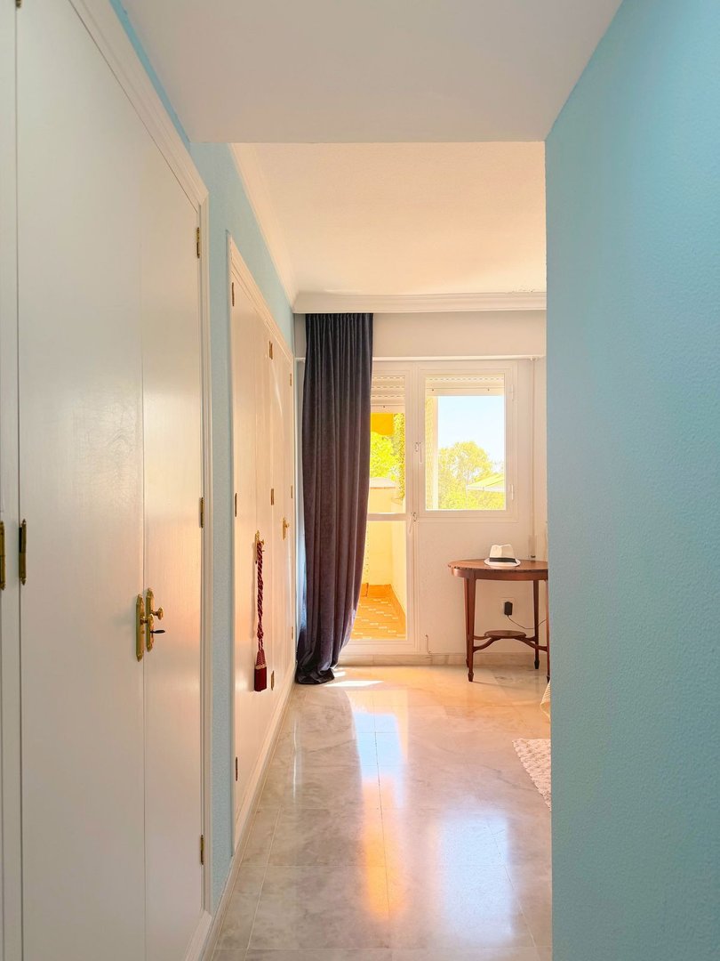 2 Bed Middle Floor Apartment in Estepona