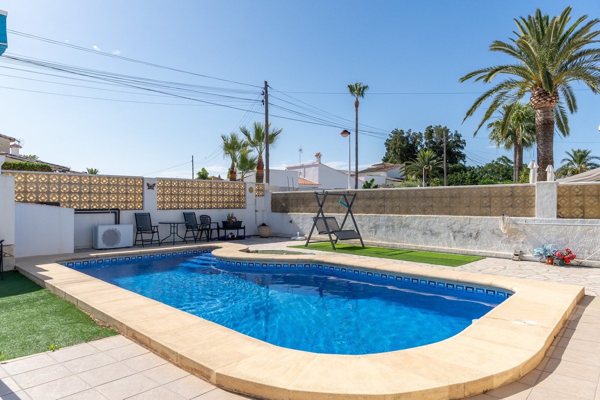 4 Bed Detached Villa in Els Poblets