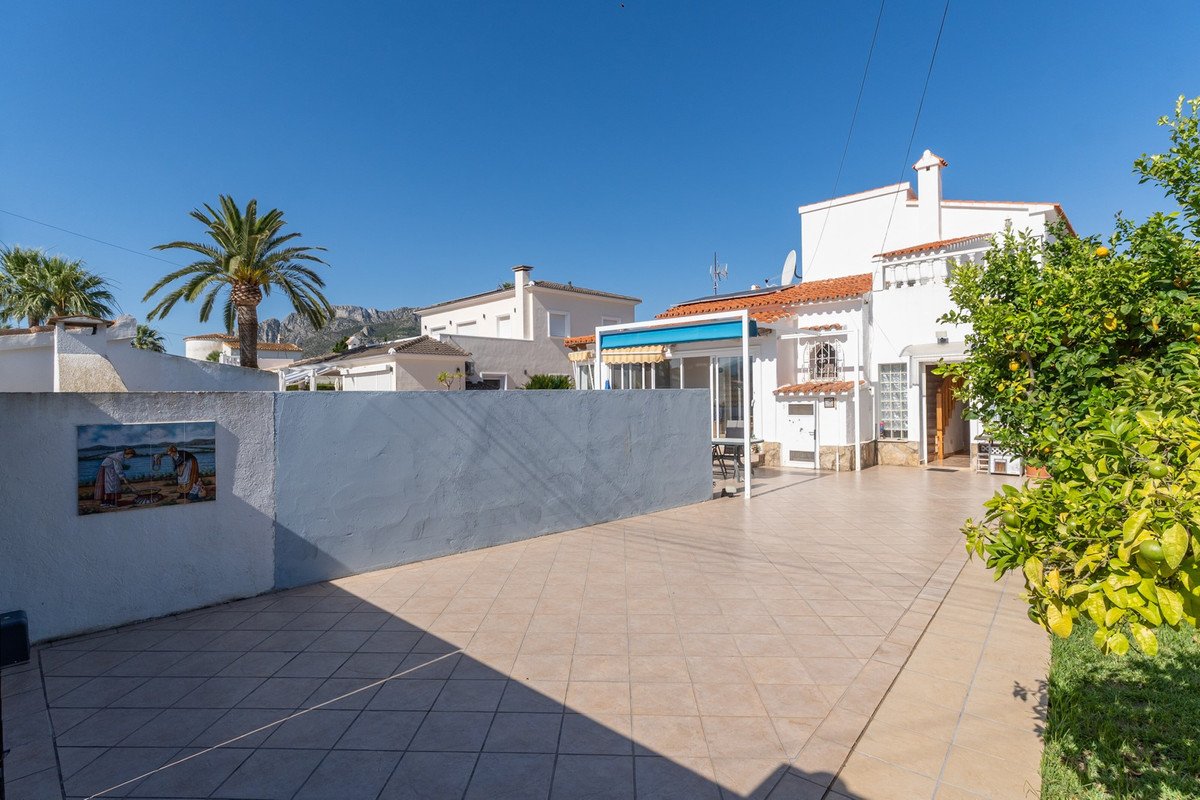 4 Bed Detached Villa in Els Poblets
