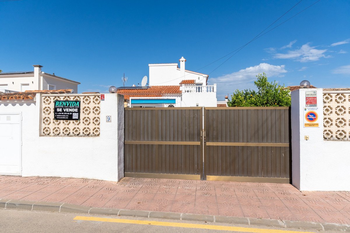 4 Bed Detached Villa in Els Poblets