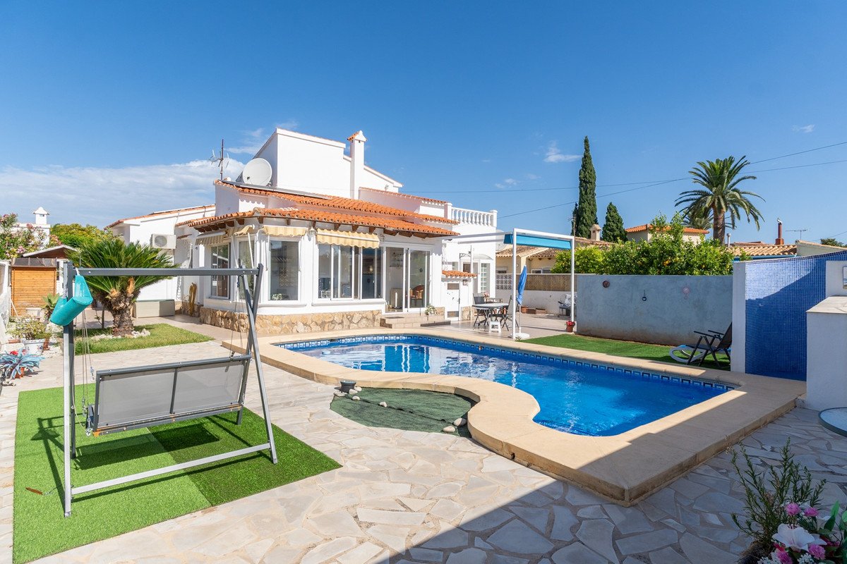 4 Bed Detached Villa in Els Poblets