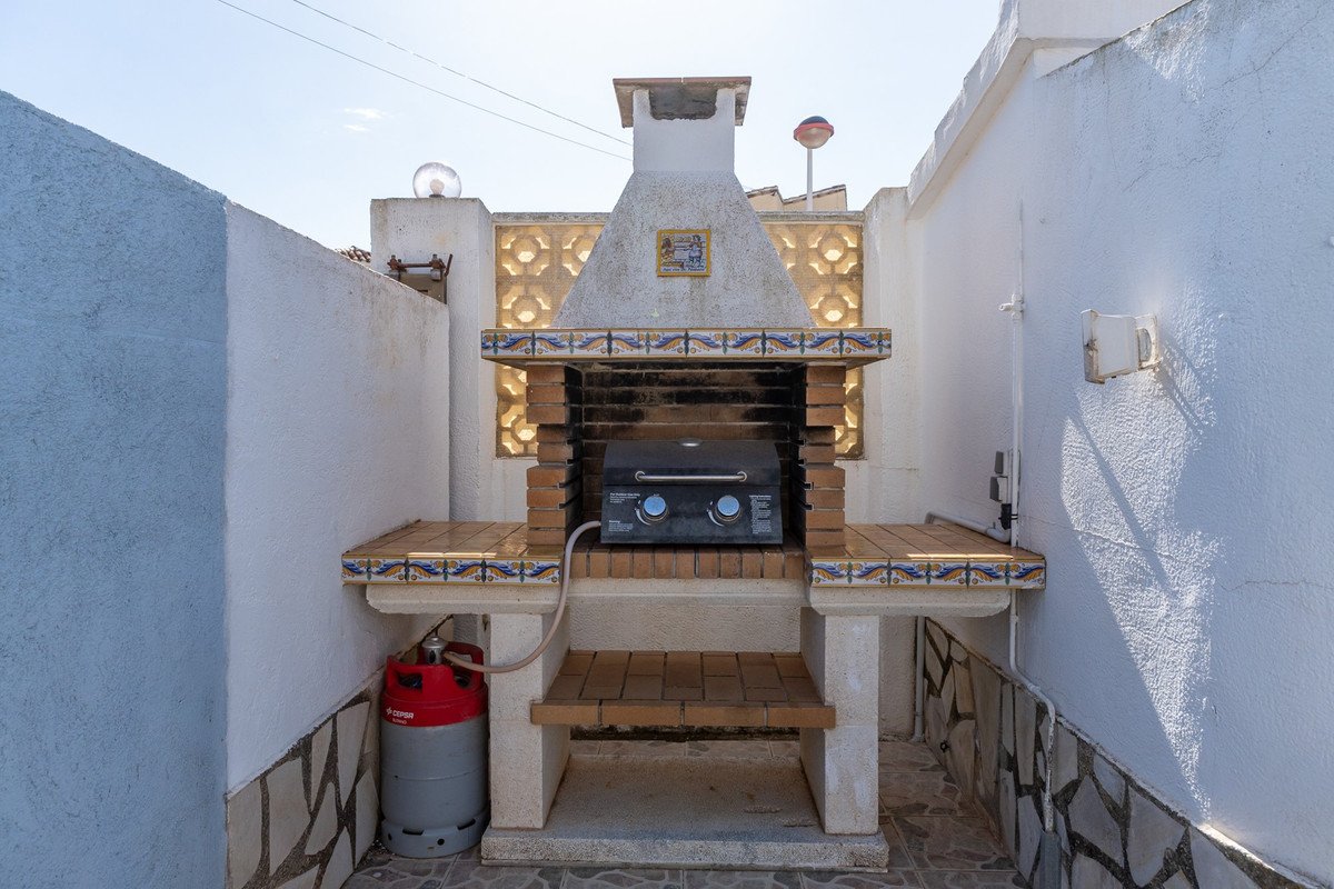 4 Bed Detached Villa in Els Poblets