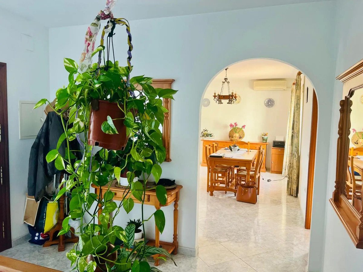 4 Bed Detached Villa in Beniarbeig