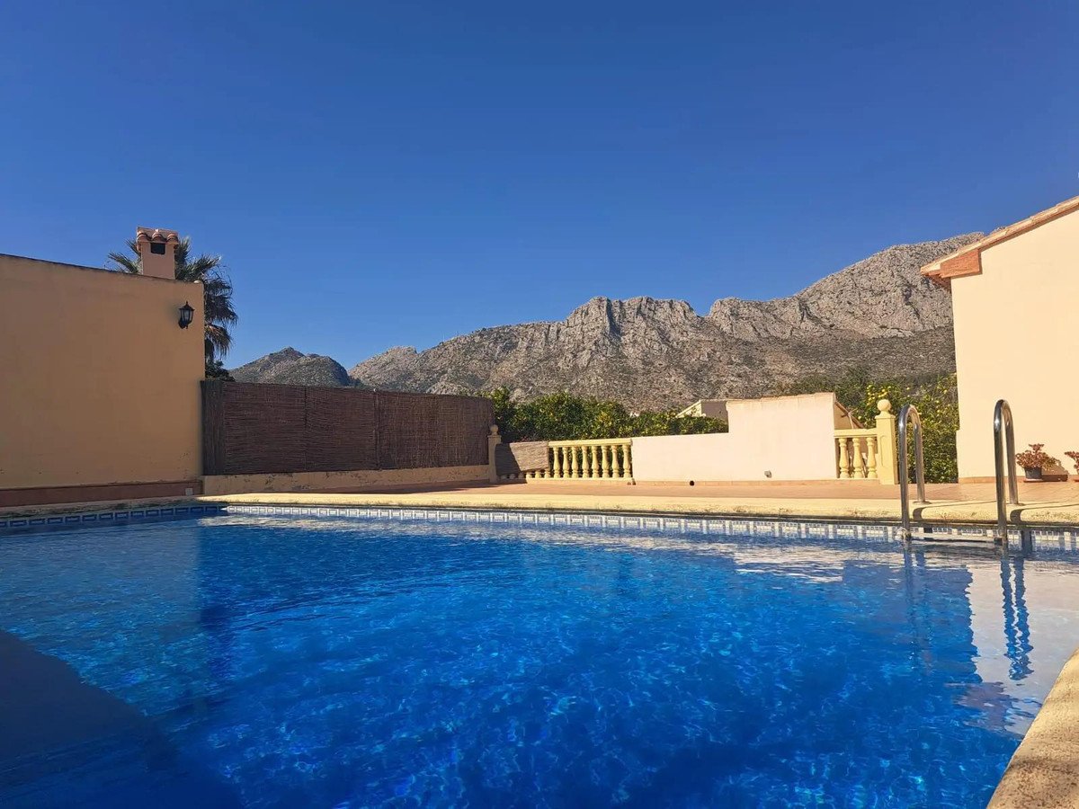 4 Bed Detached Villa in Beniarbeig