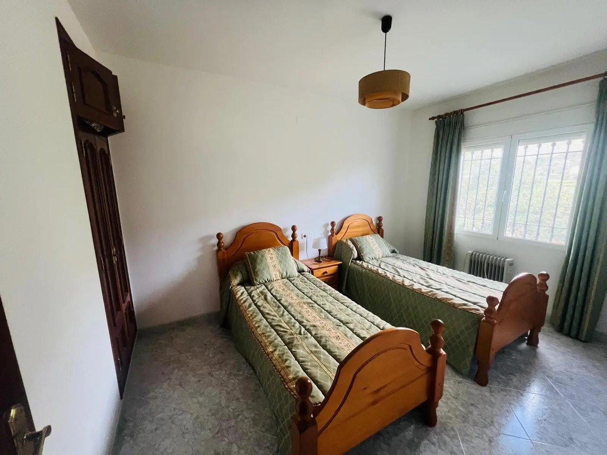 4 Bed Detached Villa in Beniarbeig