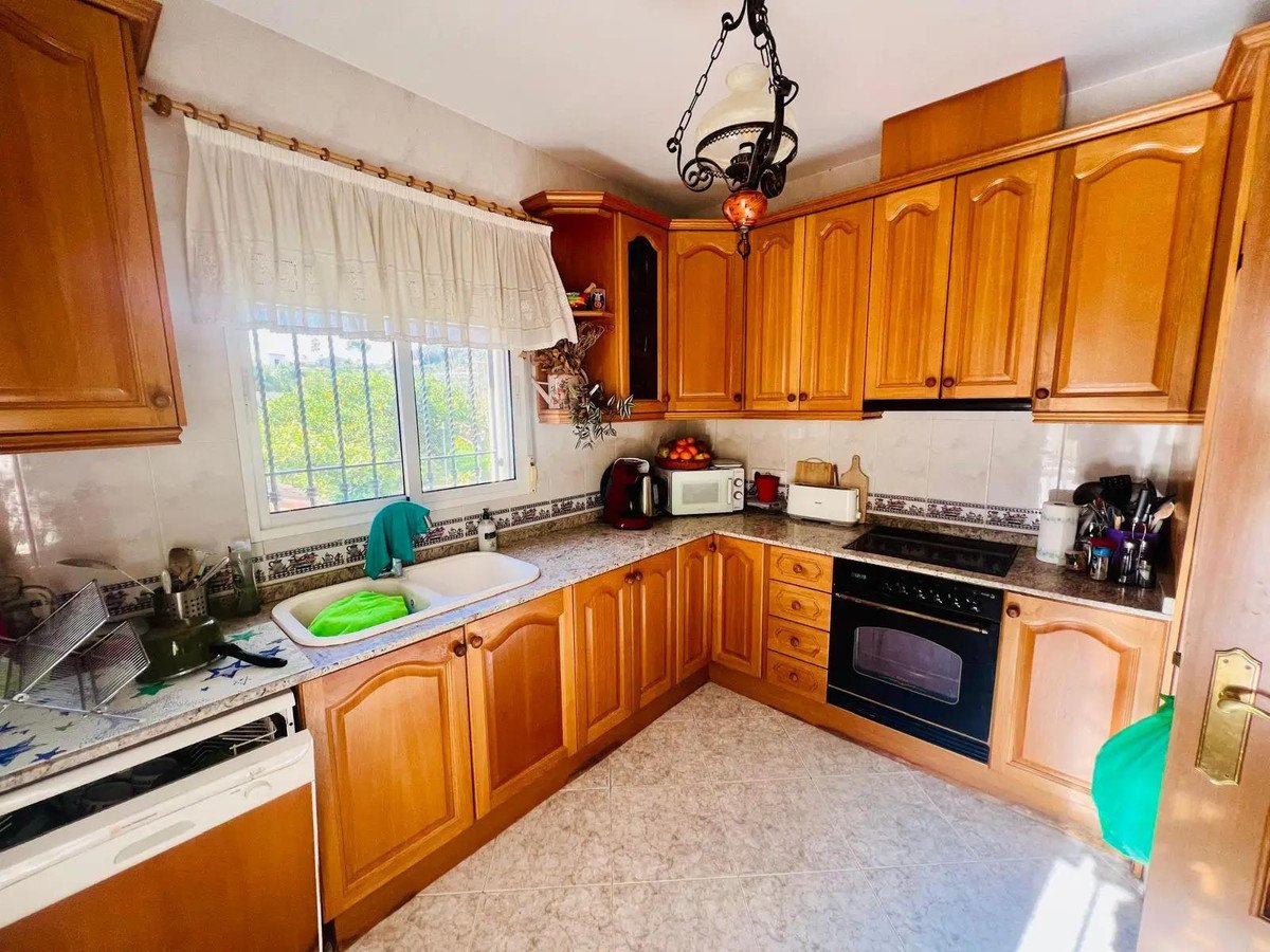 4 Bed Detached Villa in Beniarbeig