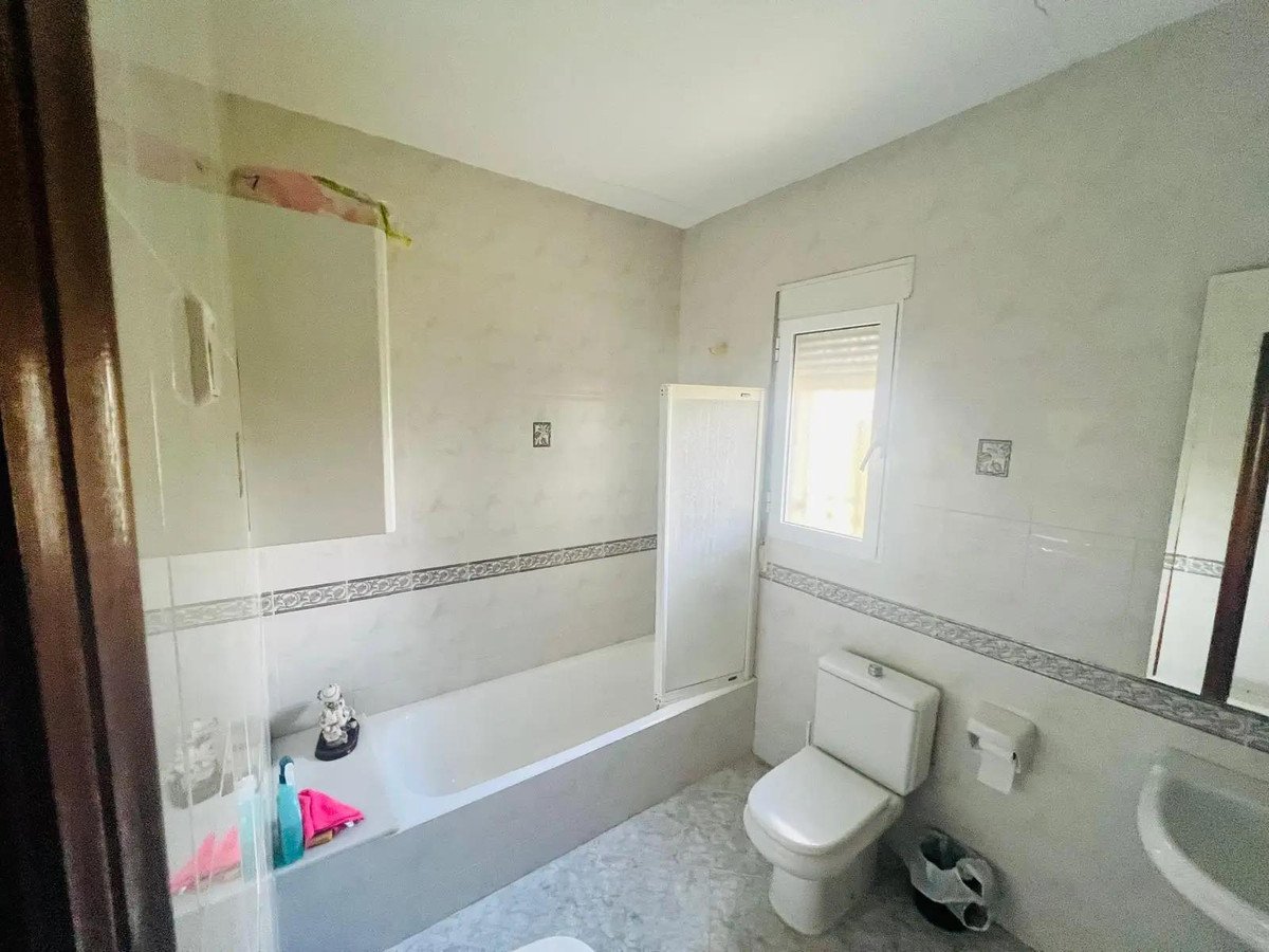 4 Bed Detached Villa in Beniarbeig