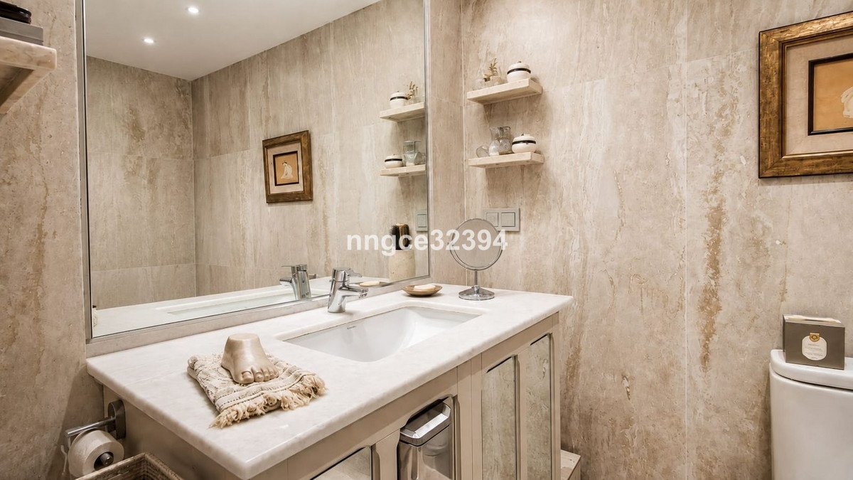 1 Bed Top Floor Apartment in The Golden Mile