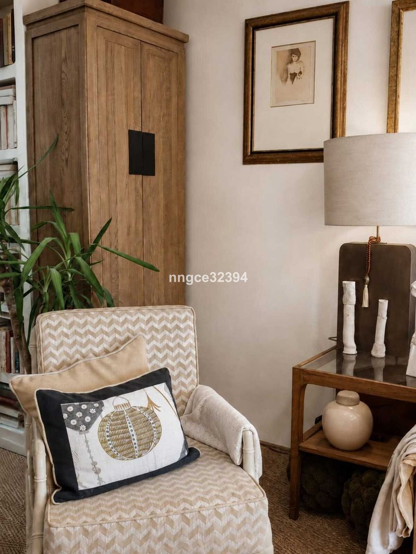 1 Bed Top Floor Apartment in The Golden Mile