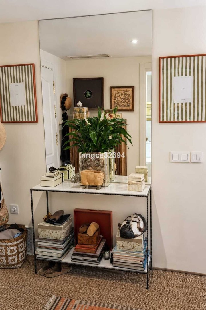 1 Bed Top Floor Apartment in The Golden Mile