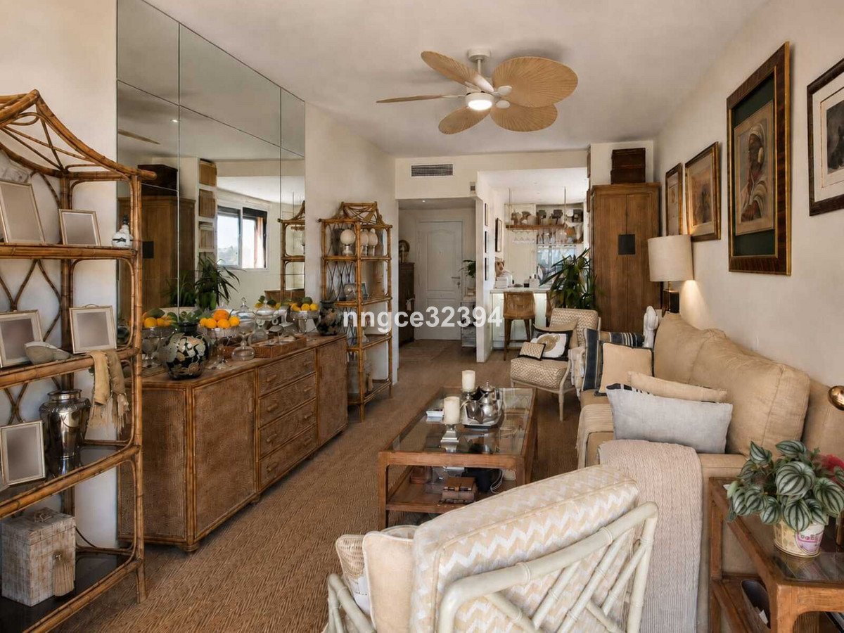 1 Bed Top Floor Apartment in The Golden Mile