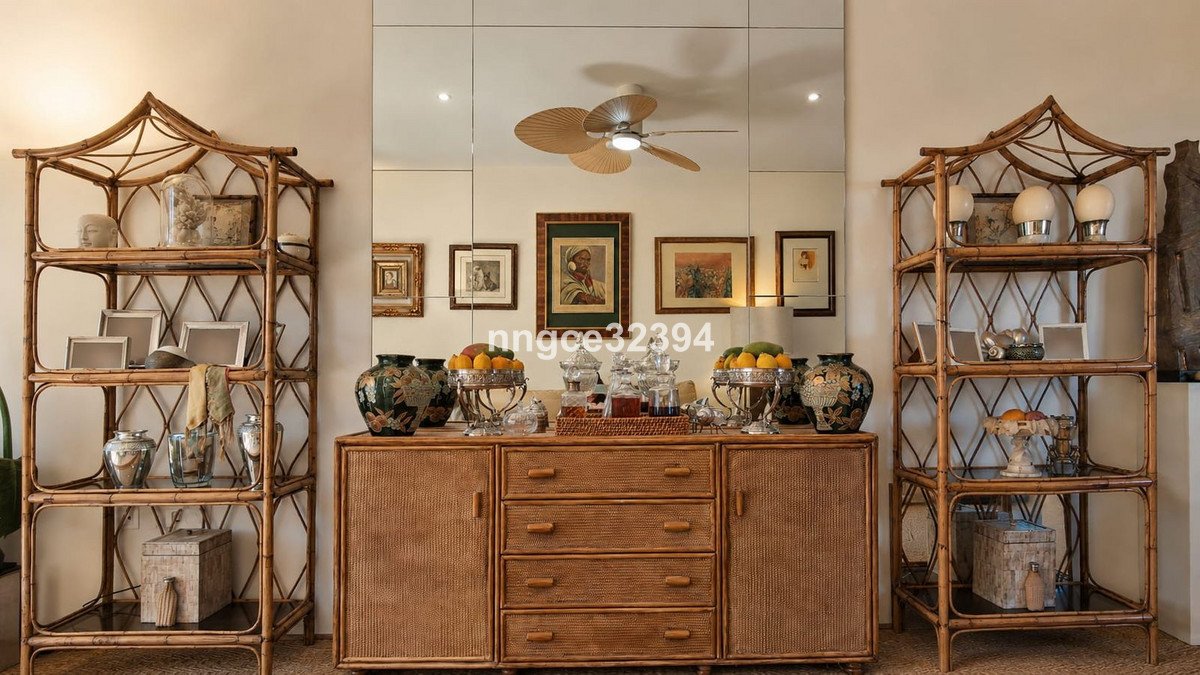 1 Bed Top Floor Apartment in The Golden Mile