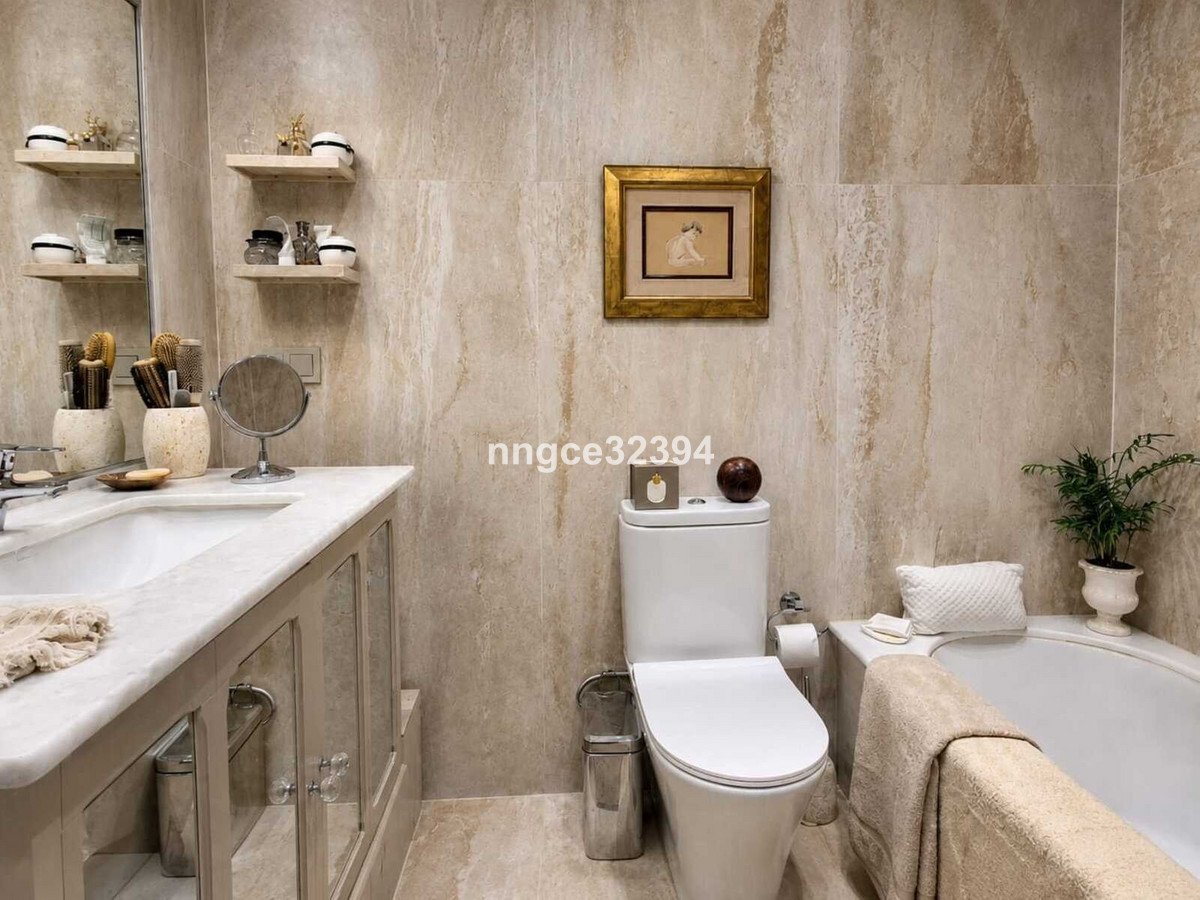 1 Bed Top Floor Apartment in The Golden Mile