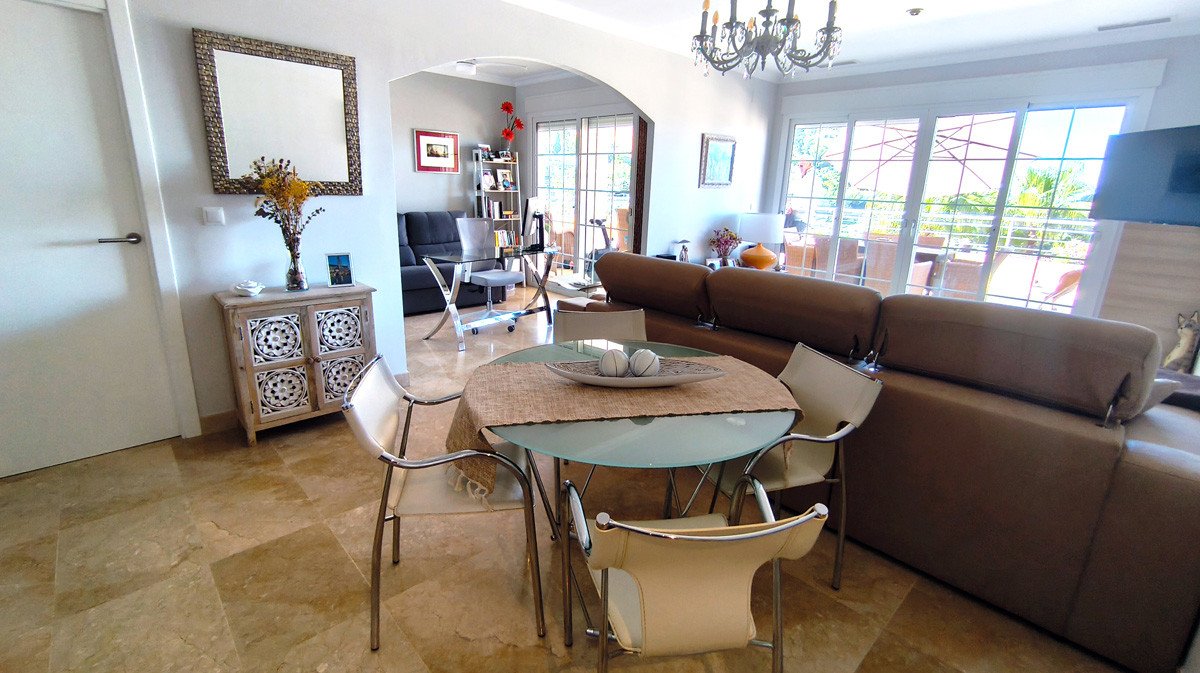 2 Bed Middle Floor Apartment in La Sella Golf