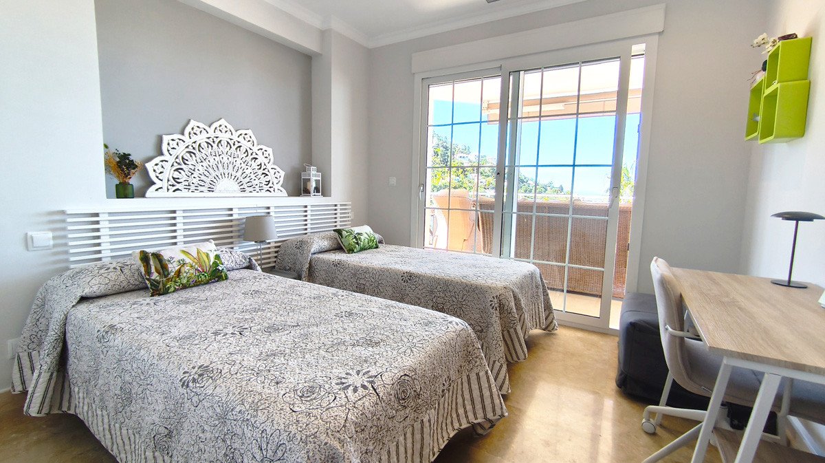 2 Bed Middle Floor Apartment in La Sella Golf