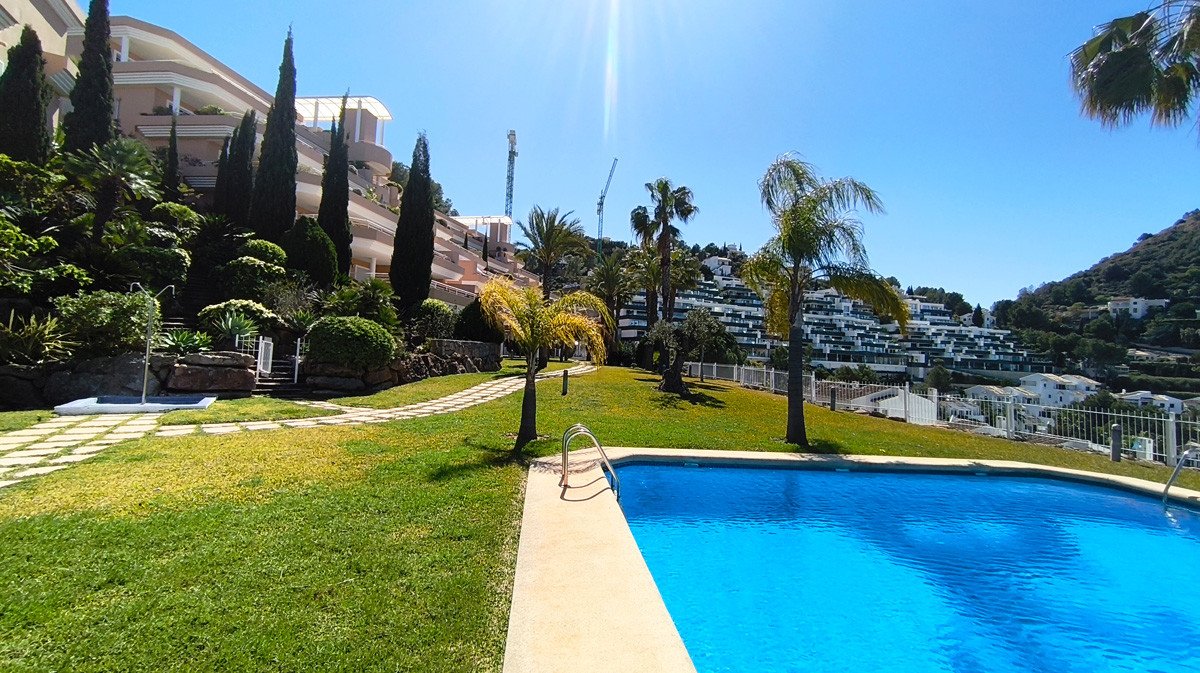2 Bed Middle Floor Apartment in La Sella Golf