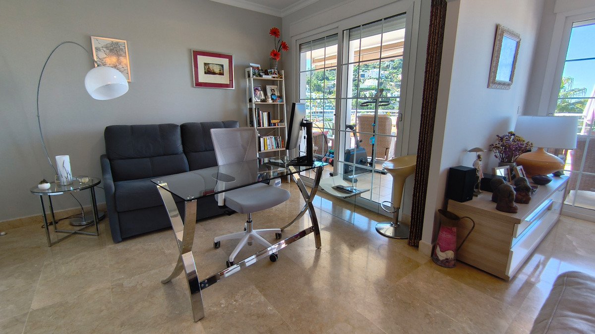 2 Bed Middle Floor Apartment in La Sella Golf
