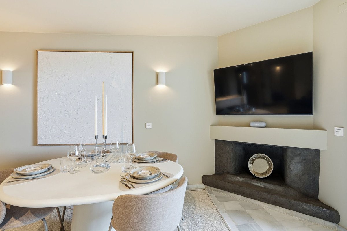 3 Bed Middle Floor Apartment in Calahonda