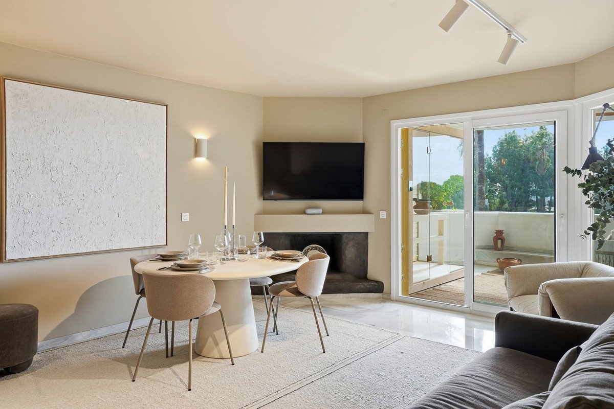 3 Bed Middle Floor Apartment in Calahonda