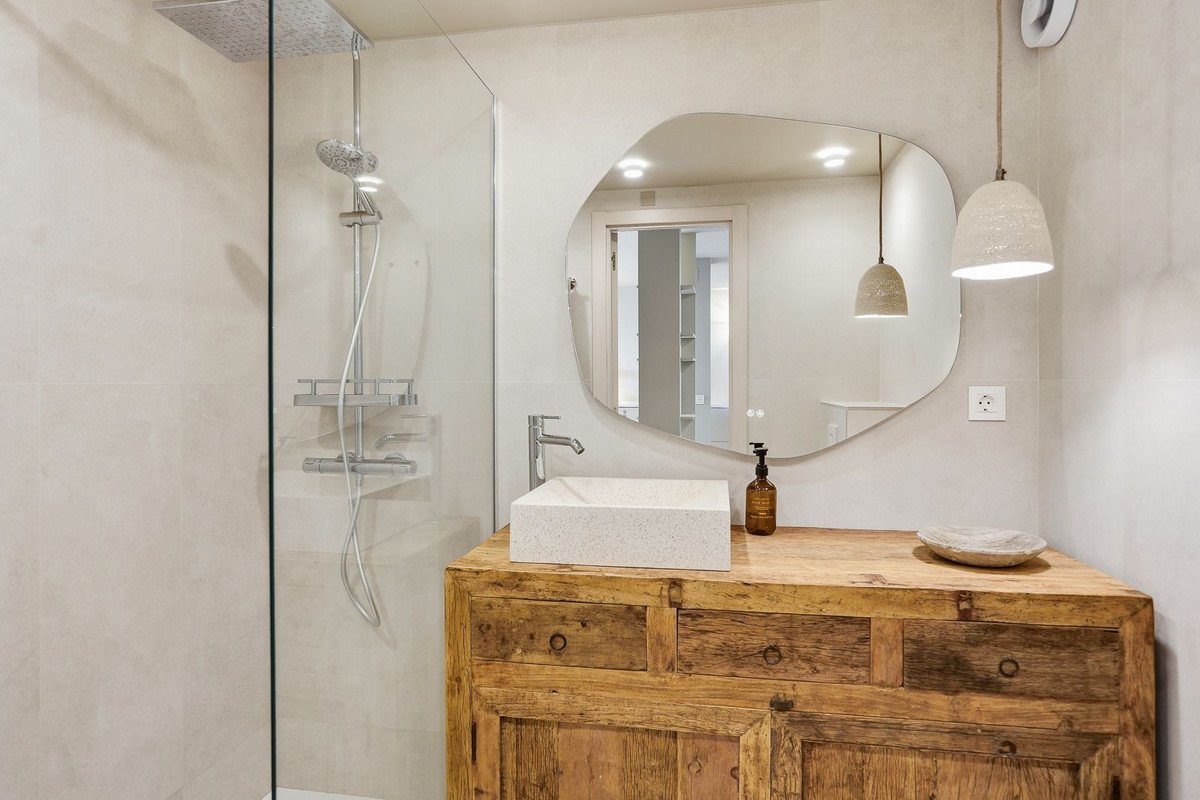 3 Bed Middle Floor Apartment in Calahonda
