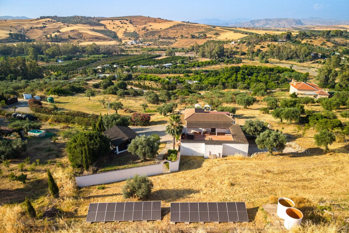 3 Bed Detached Villa in Coín