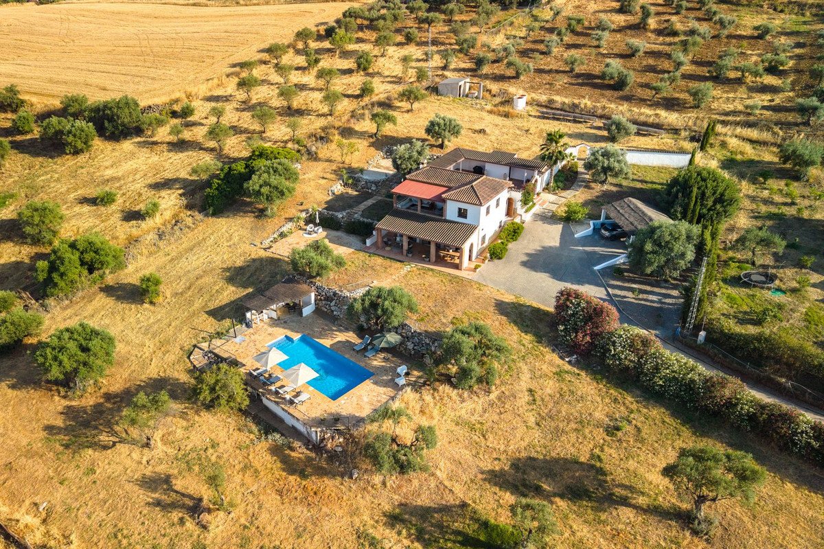 3 Bed Detached Villa in Coín
