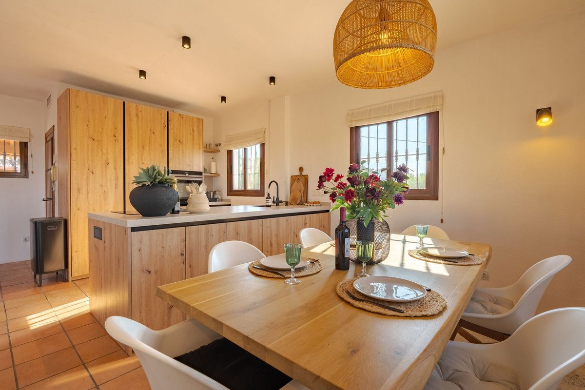 3 Bed Detached Villa in Coín
