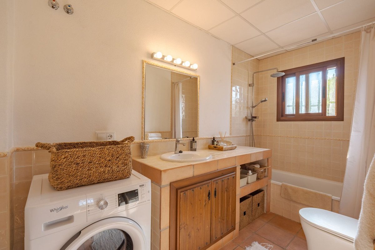 3 Bed Detached Villa in Coín