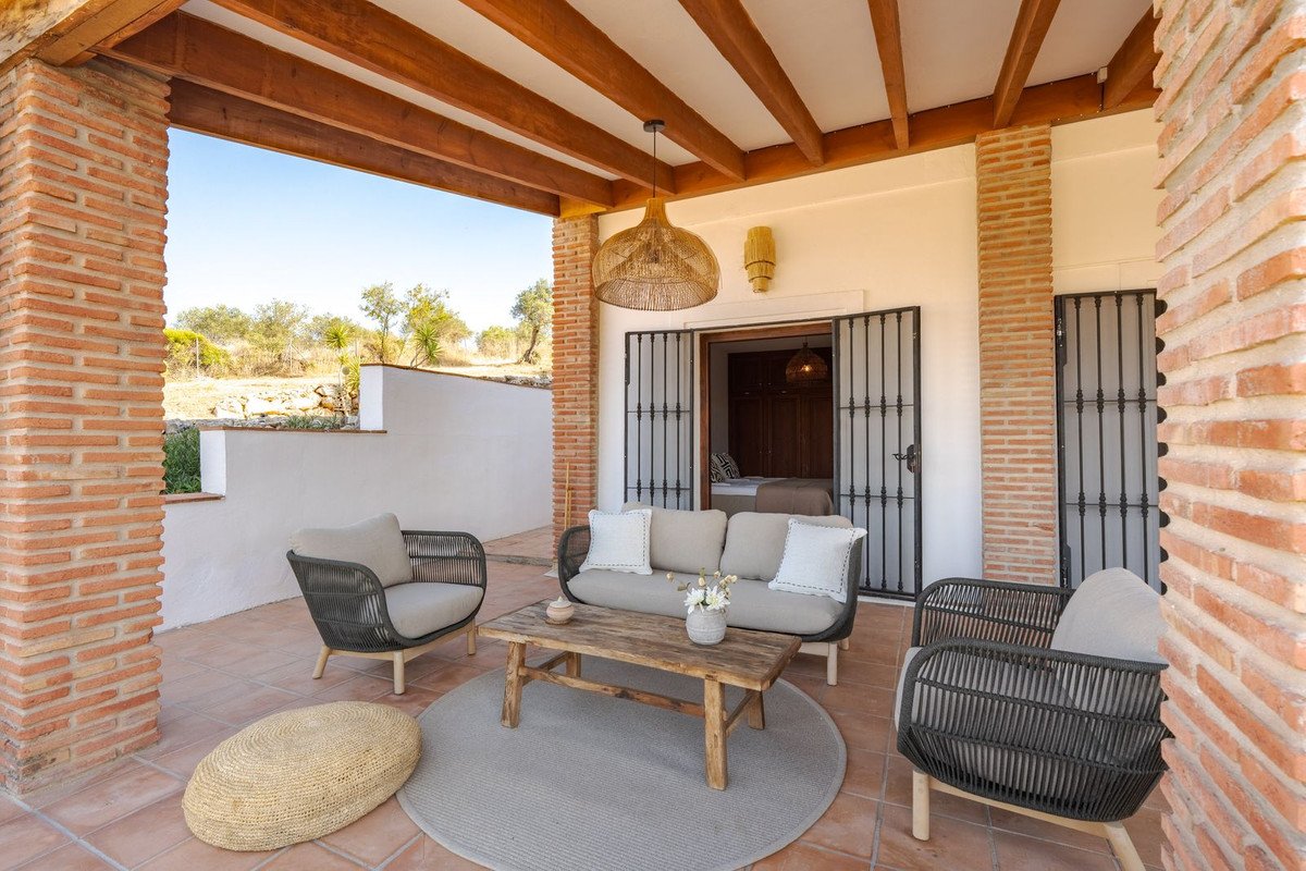 3 Bed Detached Villa in Coín